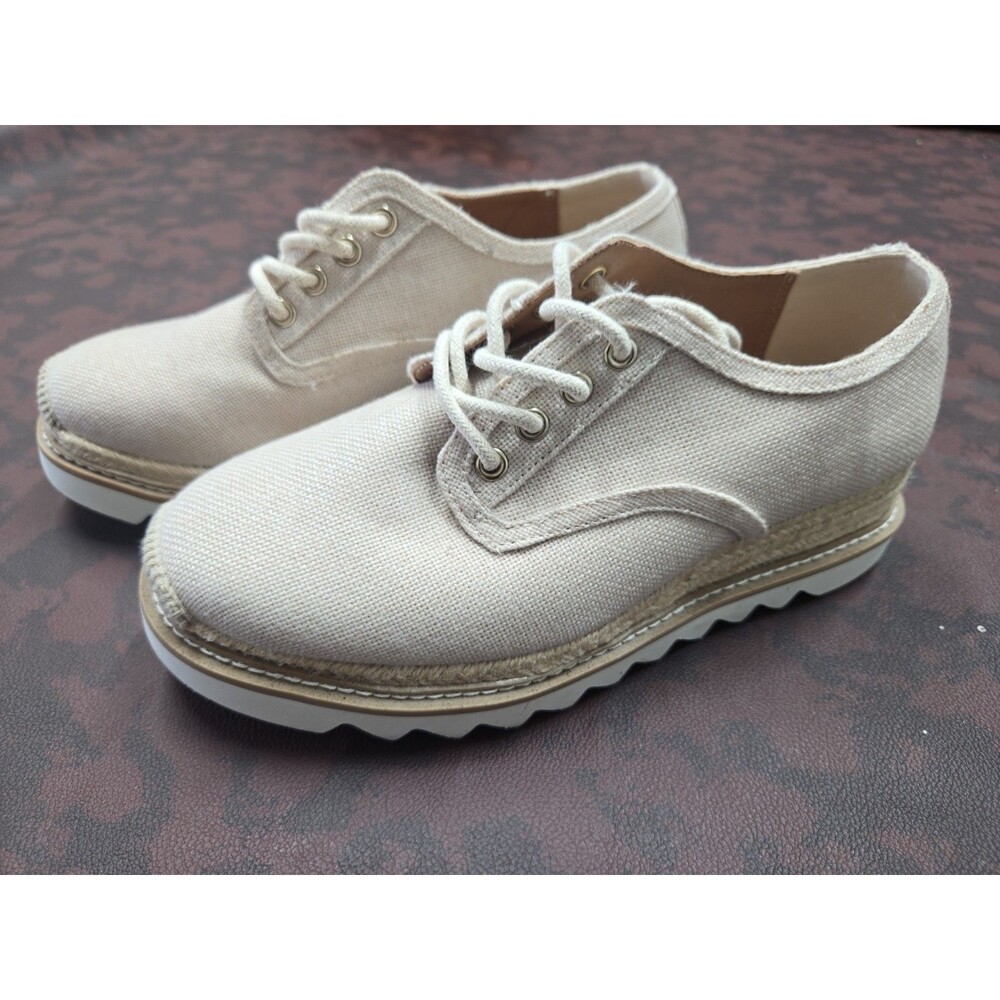 Torrid Shoes Lace-up Beige Canvas  Size 10 Unisex